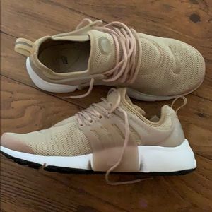 Women’s Nike Presto “ Linen” size 9 Super Clean!